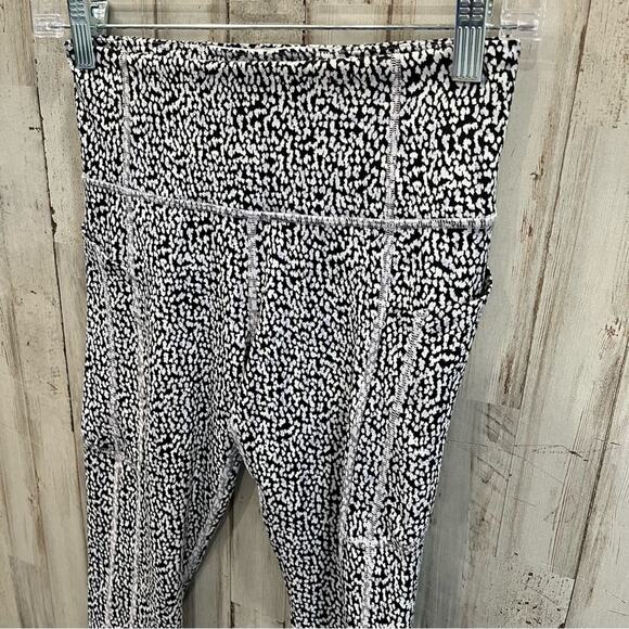 Athleta ULTIMATE STASH HIGH RISE 7/8 LEGGING Camilla Water Violet Texture XS - Picture 3 of 10